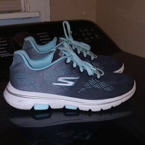 Skechers Gowalk Size 5